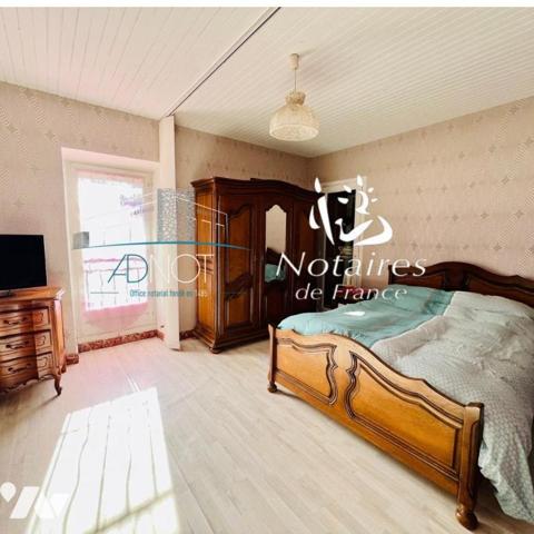 MAISON D'HABITATION COMPRENANT 4 CHAMBRES D'HOTES