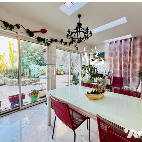 MAISON D'HABITATION COMPRENANT 4 CHAMBRES D'HOTES