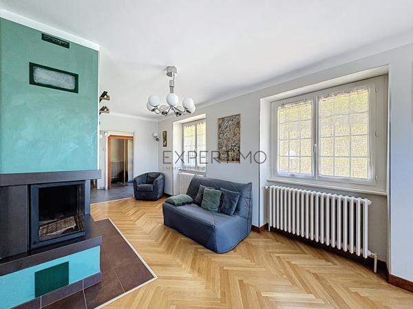 Ségur (12290) Aveyron, Ségur. Maison de caractère 4 chambres sur un beau terrain arboré de 3000m2.