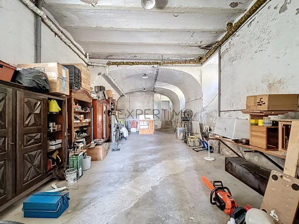 Ségur (12290) Aveyron, Ségur. Maison de caractère 4 chambres sur un beau terrain arboré de 3000m2.