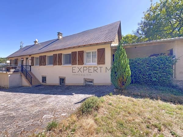 Ségur (12290) Aveyron, Ségur. Maison de caractère 4 chambres sur un beau terrain arboré de 3000m2.