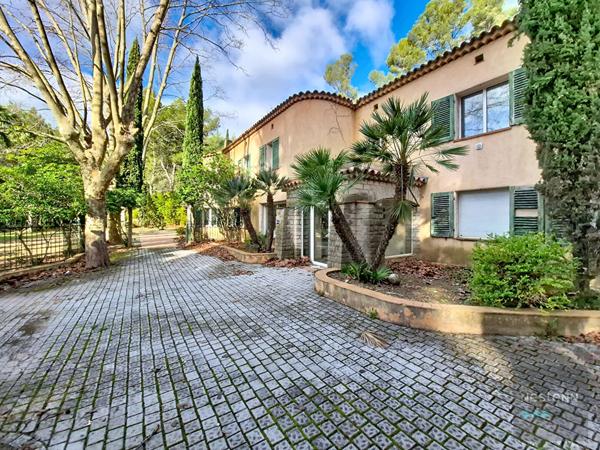 Murs commerciaux à vendre à Sanary sur Mer - Secteur Ste Trinide