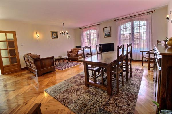 BOIS-LUZY. Maison 120 m² + Sous-sol total. Piscine couverte.