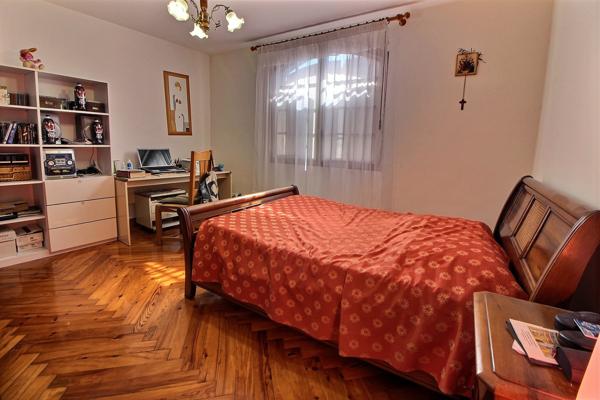 BOIS-LUZY. Maison 120 m² + Sous-sol total. Piscine couverte.