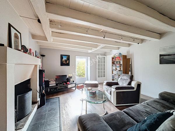 A vendre : Maison Jolie maison en pierre 3 chambres avec terrasse et garage - Rezé secteur Classerie
