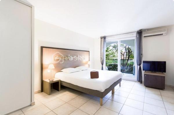 Chambre de service de 42,92 m²