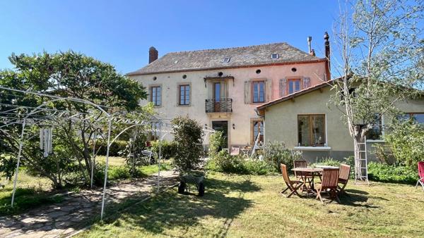 Ancien corps de ferme rénové, 240 m2