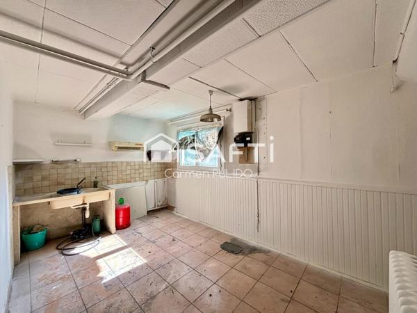 Spacieuse maison en campagne : 4 chambres, jardin arboré, garage et dépendances