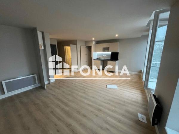 Location Appartement 2 pièces 46.6 m² - 32 RUE DU MARECHAL DE LATTRE DE TASSIGNY Blois 41000