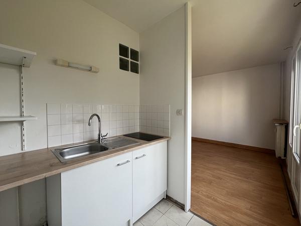 A LOUER Angers T1 BIS 29.72 m² (CHAUFFAGE ET EAU COMPRIS)