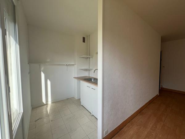 A LOUER Angers T1 BIS 29.72 m² (CHAUFFAGE ET EAU COMPRIS)