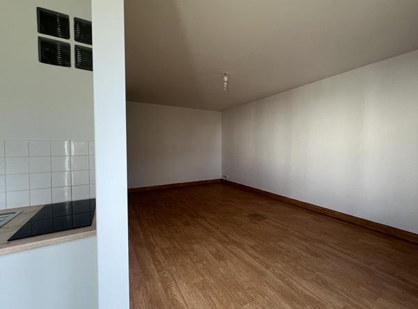 A LOUER Angers T1 BIS 29.72 m² (CHAUFFAGE ET EAU COMPRIS)