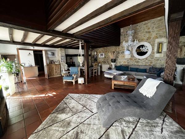 Maison à vendre |  Terrasson-Lavilledieu |  18 pièces | 406 m²