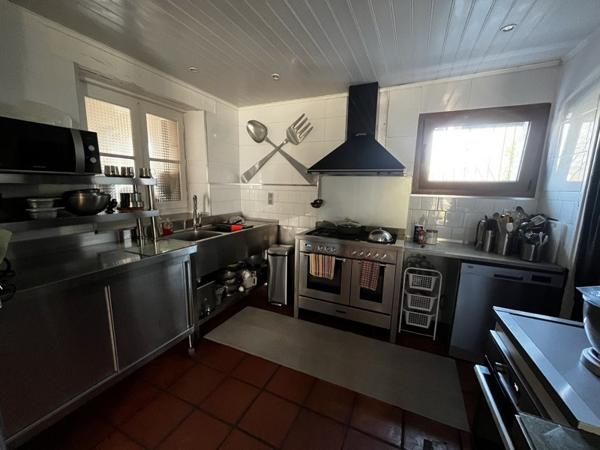 Maison à vendre |  Terrasson-Lavilledieu |  18 pièces | 406 m²