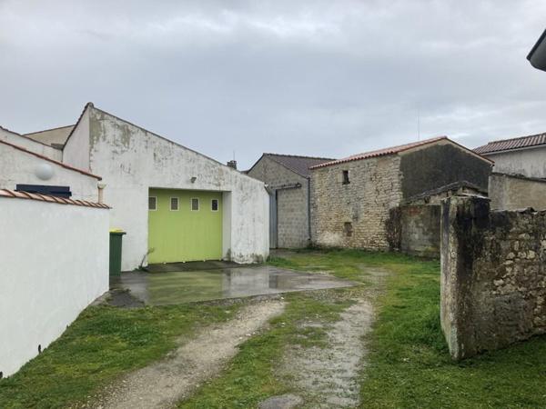 Grange à vendre |  Saint-Pierre-d'Oléron |  1 pièce | 114 m²