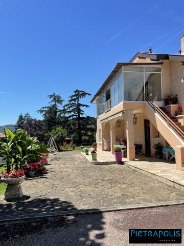 Belle propriété sur 2400 m² constructible