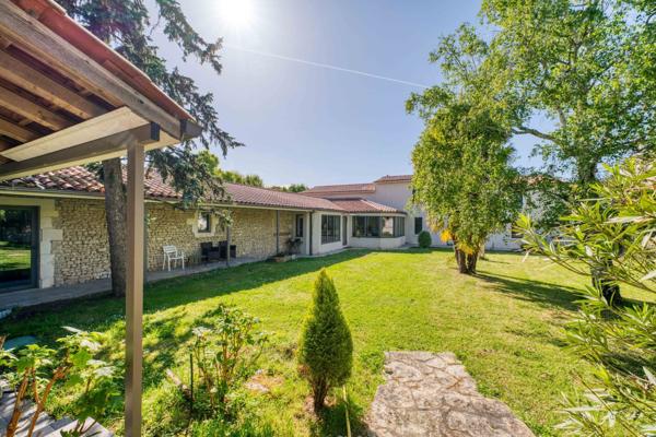 Vente Maison de luxe Lagord 8 Pièces 338 m²