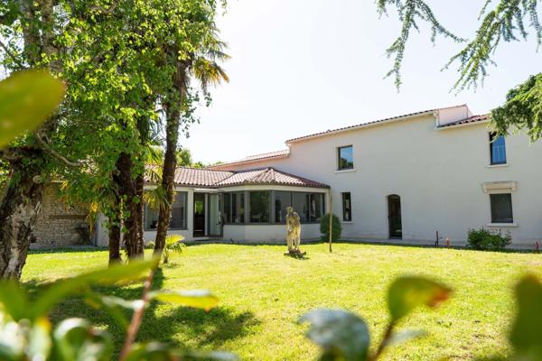 Vente Maison de luxe Lagord 8 Pièces 338 m²