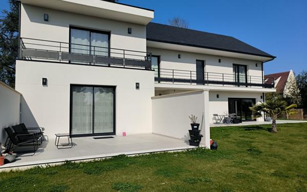 Maison à vendre    9 pièces •  Soisy-sur-Seine