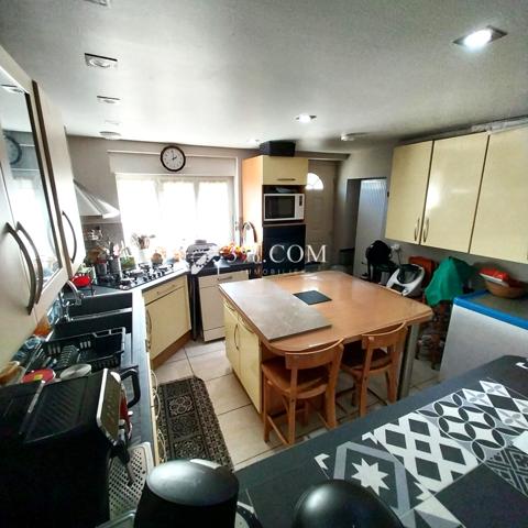 Maison 8 pièce(s) 5 chambre(s) 145 m²