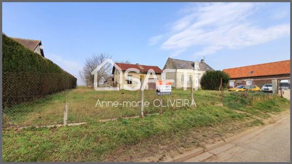 Terrain à bâtir de 2627m2 + dépendance au calme avec belle vue