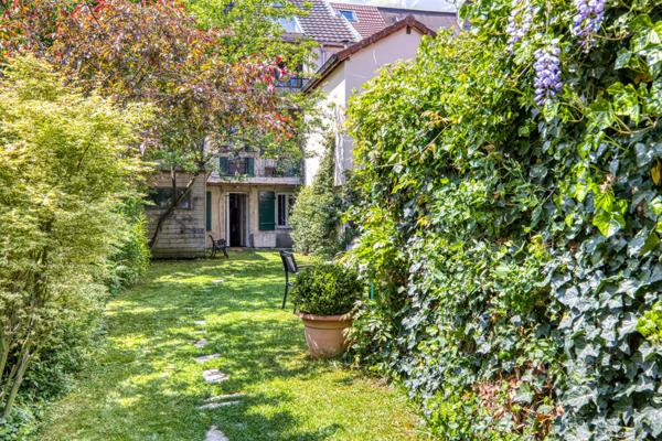 Maison à vendre 10 pièces GEX (01)