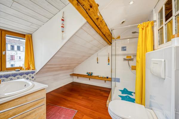 Maison à vendre 10 pièces GEX (01)