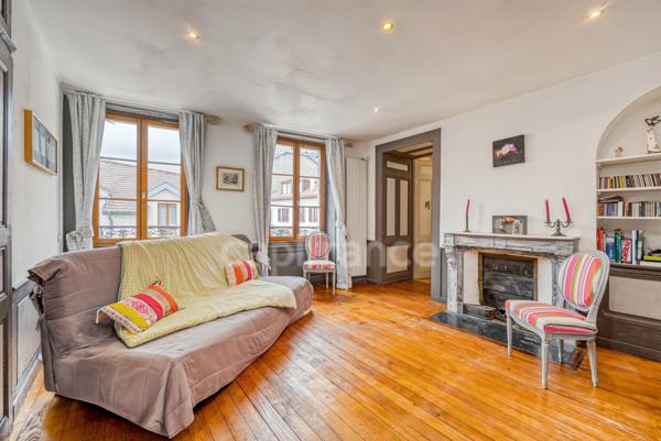 Maison à vendre 10 pièces GEX (01)