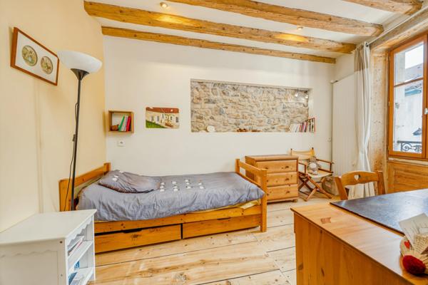 Maison à vendre 10 pièces GEX (01)