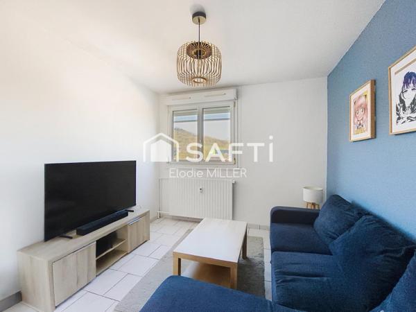 Appartement avec balcon au dernier étage