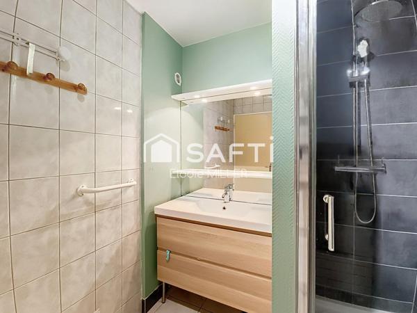 Appartement avec balcon au dernier étage