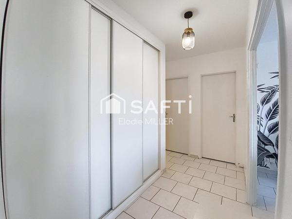 Grand T4 familial de 90 m² avec balcon et stationnement