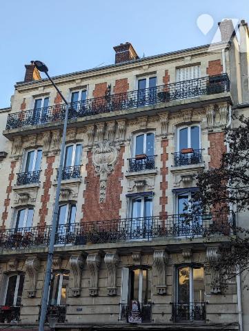 IMMEUBLE DE RAPPORT METRO GARIBALDI