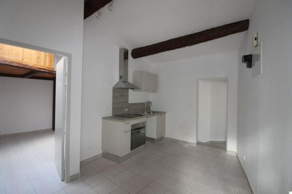 LOCATION : appartement T2 (37 m²) à CLARENSAC