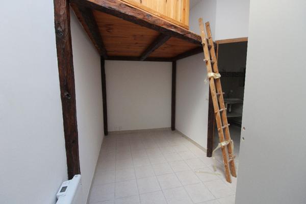 LOCATION : appartement T2 (37 m²) à CLARENSAC