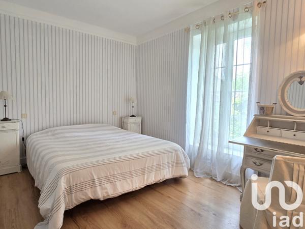 Demeure 12 pièces de 300 m² à Aigre (16140)