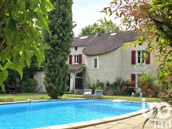 Demeure 12 pièces de 300 m² à Aigre (16140)