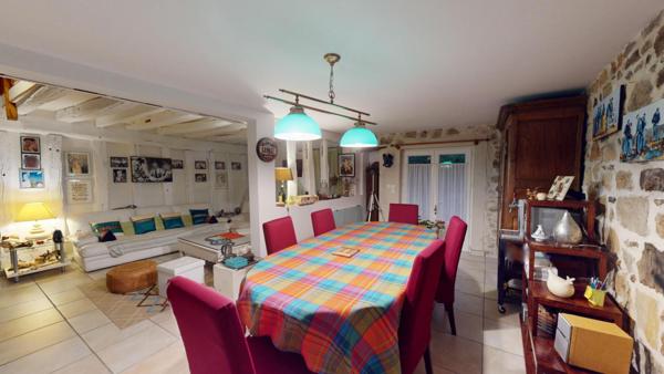 MAISON ATYPIQUE 4 CHAMBRES  290 000