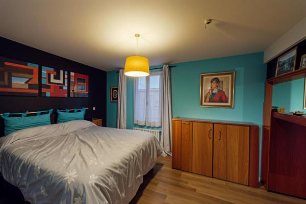 MAISON ATYPIQUE 4 CHAMBRES  290 000