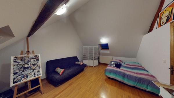 MAISON ATYPIQUE 4 CHAMBRES  290 000