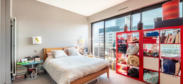 PARIS 16EME - DUPLEX AVEC TOIT TERRASSE VUE TOUR EIFFEL 1 495 000 € **  - Référence  6613-NG