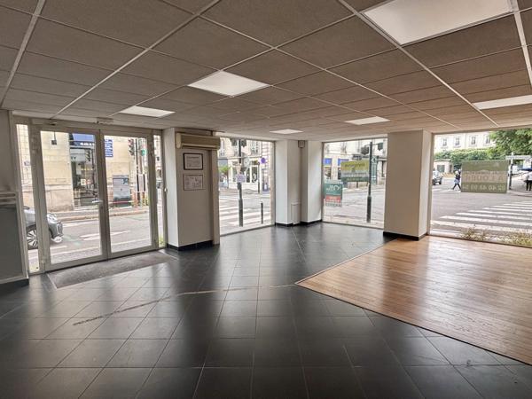 Location local commercial ou professionnel 155 m²