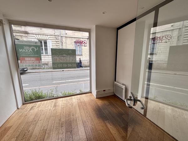 Location local commercial ou professionnel 155 m²