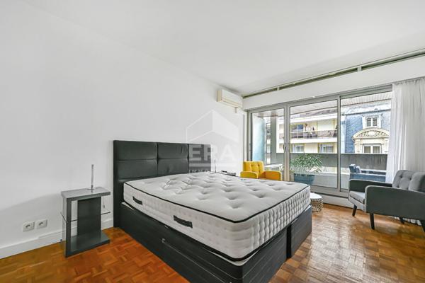 Appartement Familial Lumineux au Coeur du 16ème avec un balcon de 10m2