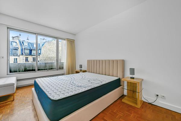 Appartement Familial Lumineux au Coeur du 16ème avec un balcon de 10m2