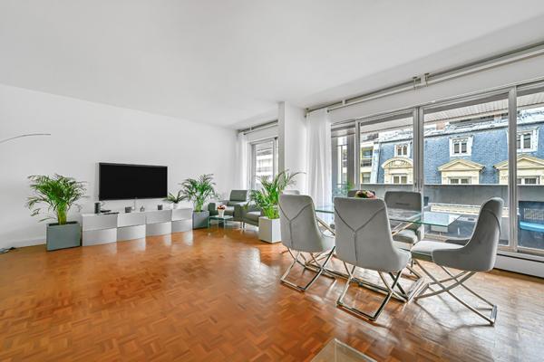 Appartement Familial Lumineux au Coeur du 16ème avec un balcon de 10m2