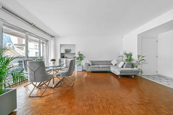 Appartement Familial Lumineux au Coeur du 16ème avec un balcon de 10m2