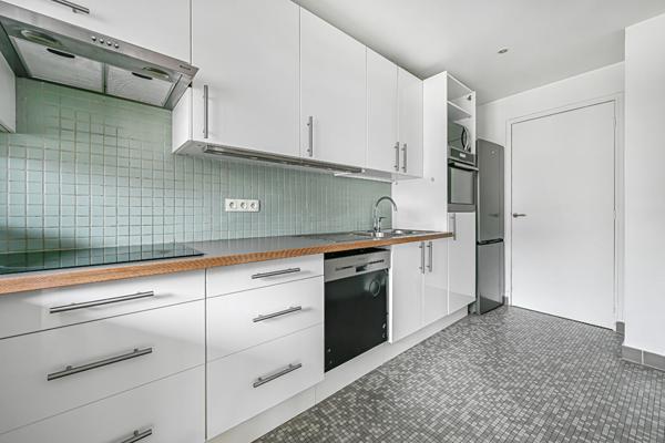 Appartement Familial Lumineux au Coeur du 16ème avec un balcon de 10m2