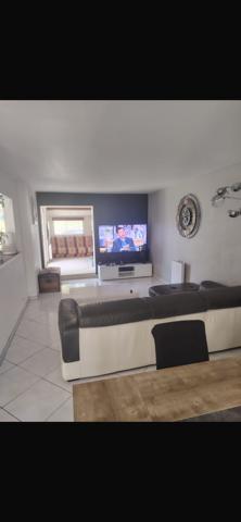 À vendre - Maison mitoyenne 1 côté, 4 pièces située à Saint-Galmier (42330)