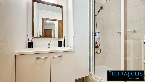 CLIMATISE - Appartement T4 rénové de 93 m² avec 2 exterieurs. Garage possible